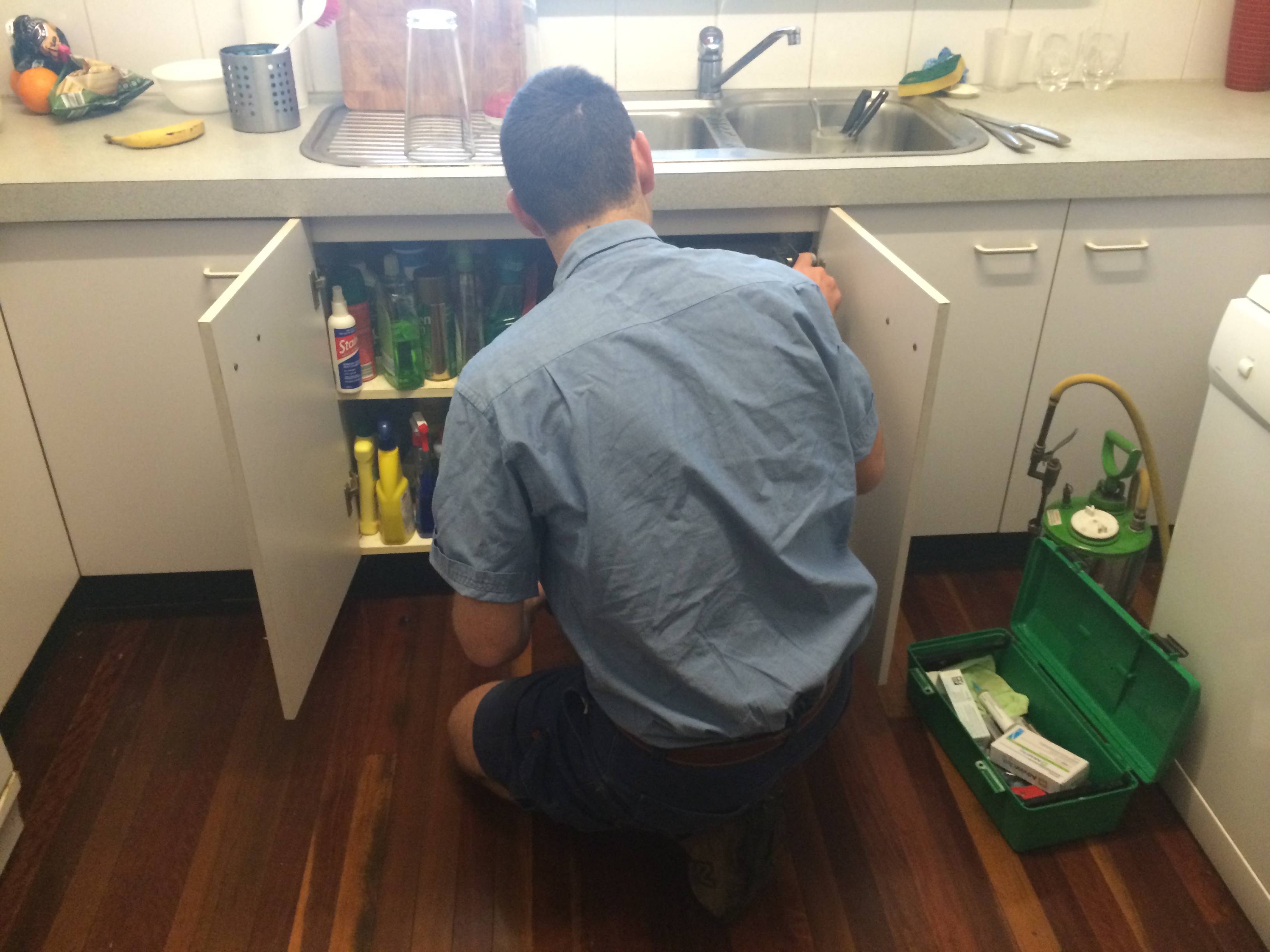 Placing gel in the kitchen